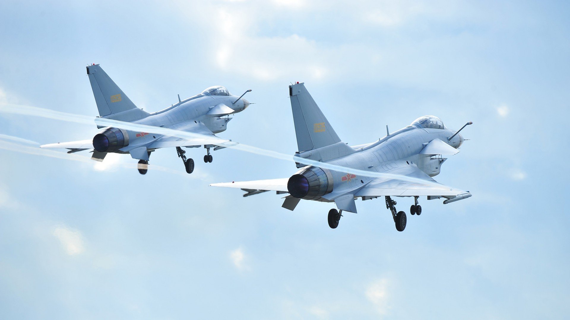 暗夜独行与铁血远征，当武切维奇与勇士在各自的战场接管比赛