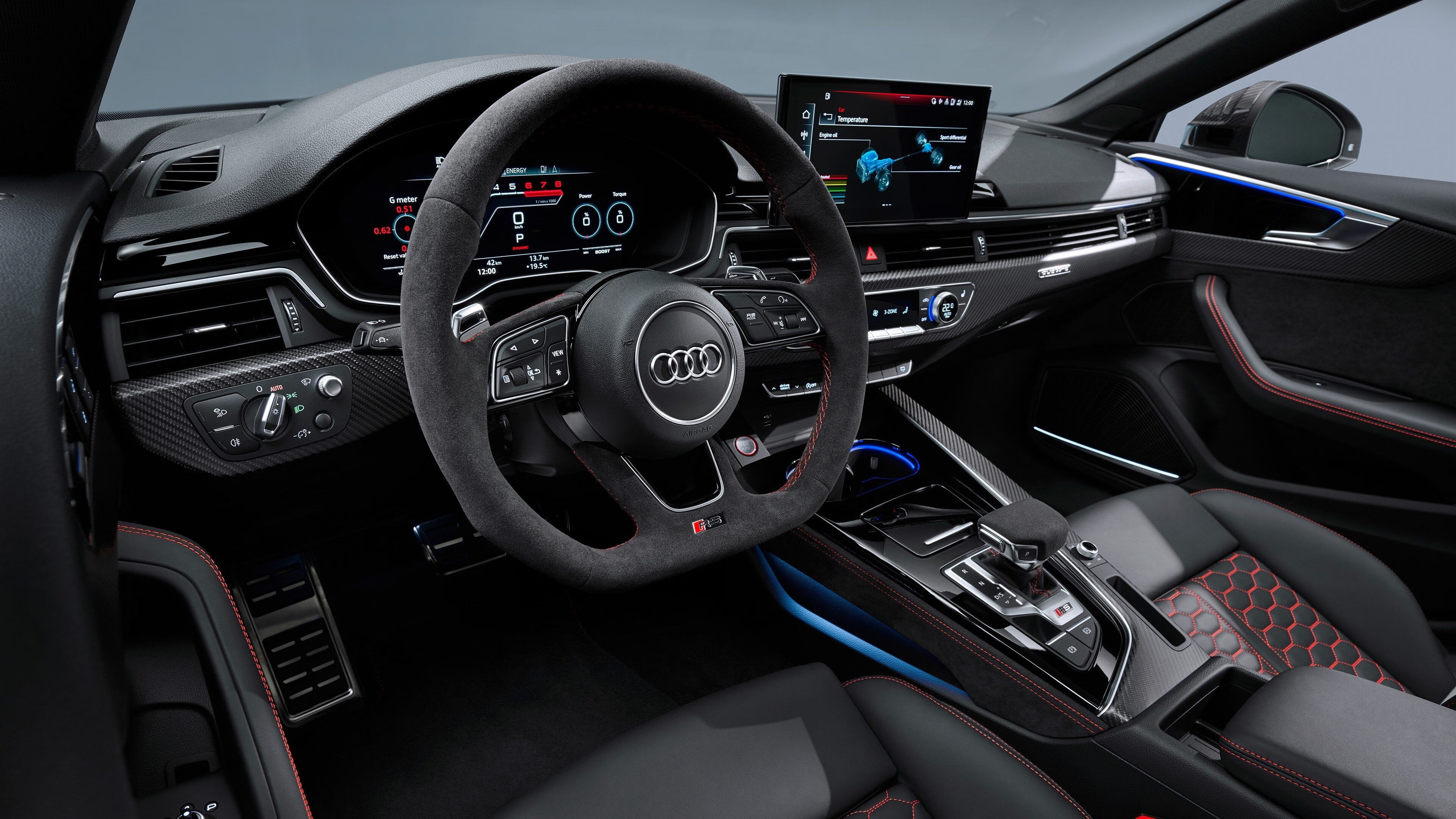 暗夜狂啸，迪亚斯在F1街道赛完成里程碑之战