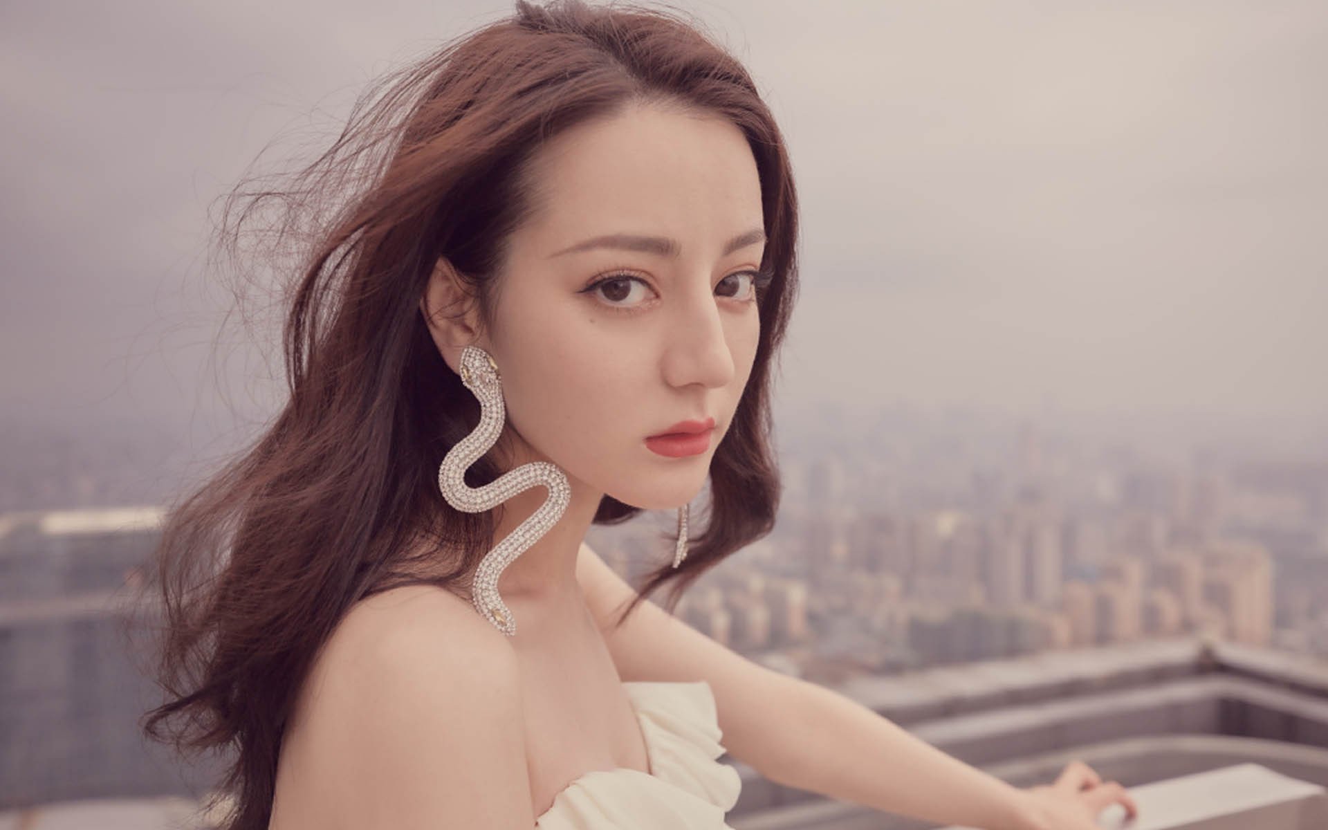 爱游戏官网-两秒改变命运，范戴克的压哨绝杀，如何让2026世界杯C组的夜空彻底燃烧