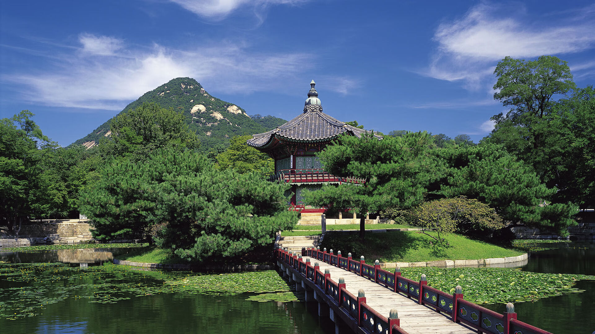 爱游戏2026-沙漠之鹰折翼潘帕斯，当哥伦比亚的钢铁洪流撞上摩洛哥的叹息之墙，梅西用一记上帝视角封神2026